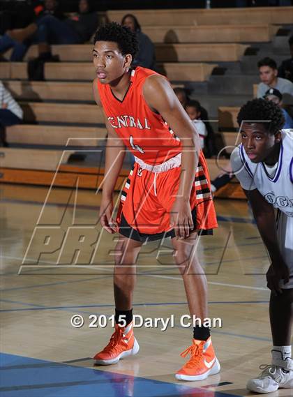 Thumbnail 2 in Central @ Rancho Cucamonga (MaxPreps Holiday Classic) photogallery.