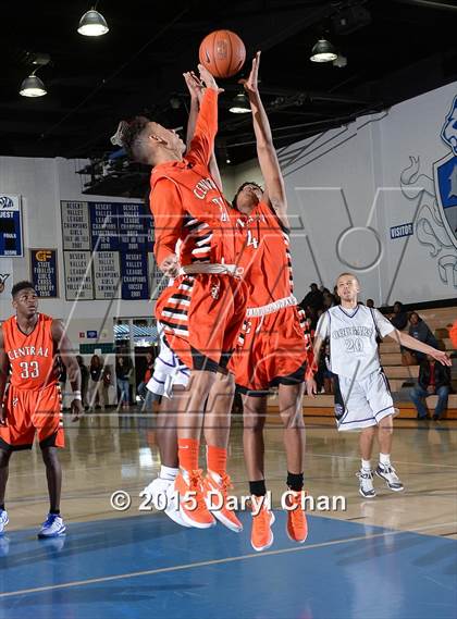 Thumbnail 3 in Central @ Rancho Cucamonga (MaxPreps Holiday Classic) photogallery.