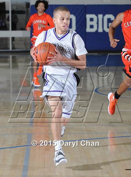Thumbnail 1 in Central @ Rancho Cucamonga (MaxPreps Holiday Classic) photogallery.
