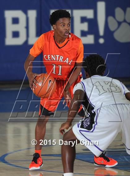 Thumbnail 1 in Central @ Rancho Cucamonga (MaxPreps Holiday Classic) photogallery.
