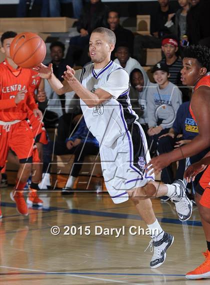 Thumbnail 2 in Central @ Rancho Cucamonga (MaxPreps Holiday Classic) photogallery.