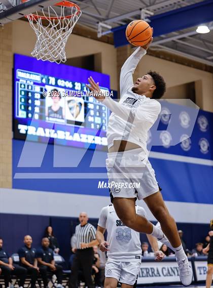 Thumbnail 3 in Bishop O'Dowd @ Sierra Canyon photogallery.