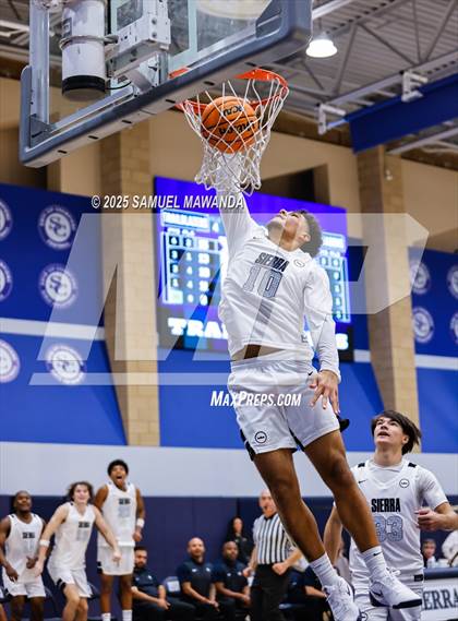 Thumbnail 2 in Bishop O'Dowd @ Sierra Canyon photogallery.