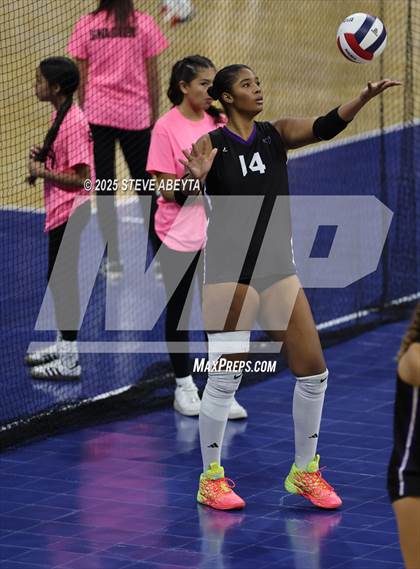 Thumbnail 2 in Chaparral vs. Denver South (CHSAA 5A First Round) photogallery.