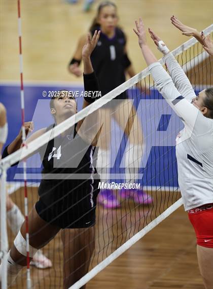 Thumbnail 1 in Chaparral vs. Denver South (CHSAA 5A First Round) photogallery.