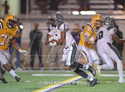 Thumbnail 2 in Plaquemine vs. Lutcher (LHSAA Class 4A 2nd Round) photogallery.