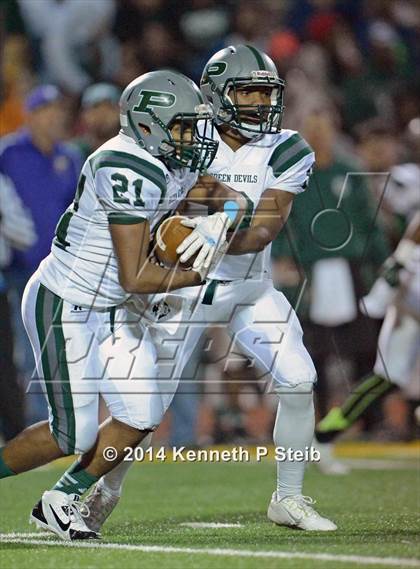 Thumbnail 3 in Plaquemine vs. Lutcher (LHSAA Class 4A 2nd Round) photogallery.