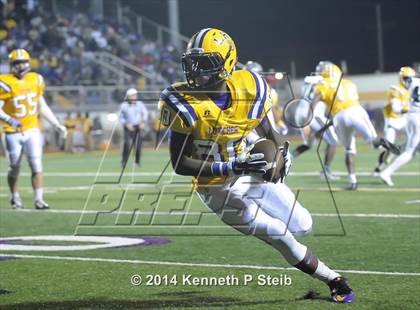 Thumbnail 1 in Plaquemine vs. Lutcher (LHSAA Class 4A 2nd Round) photogallery.