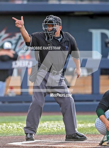 Thumbnail 3 in Kilgore vs. Benbrook Game 2 (UIL 4A Regional Finals) photogallery.