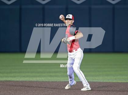 Thumbnail 1 in Kilgore vs. Benbrook Game 2 (UIL 4A Regional Finals) photogallery.