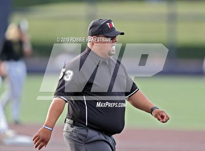 Thumbnail 3 in Kilgore vs. Benbrook Game 2 (UIL 4A Regional Finals) photogallery.