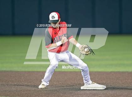 Thumbnail 3 in Kilgore vs. Benbrook Game 2 (UIL 4A Regional Finals) photogallery.