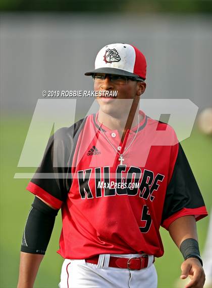 Thumbnail 1 in Kilgore vs. Benbrook Game 2 (UIL 4A Regional Finals) photogallery.
