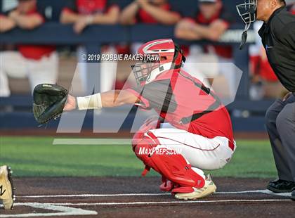 Thumbnail 3 in Kilgore vs. Benbrook Game 2 (UIL 4A Regional Finals) photogallery.