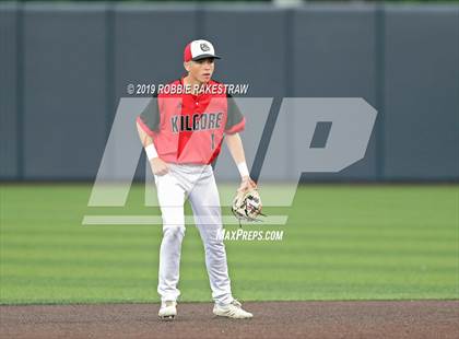 Thumbnail 1 in Kilgore vs. Benbrook Game 2 (UIL 4A Regional Finals) photogallery.