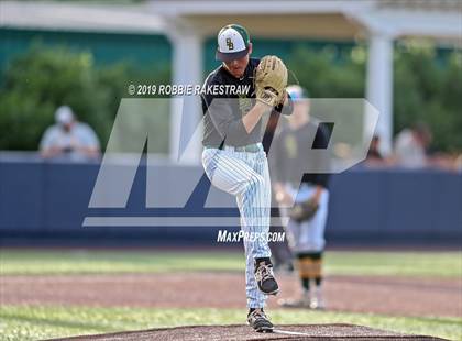 Thumbnail 1 in Kilgore vs. Benbrook Game 2 (UIL 4A Regional Finals) photogallery.