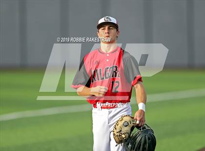 Thumbnail 3 in Kilgore vs. Benbrook Game 2 (UIL 4A Regional Finals) photogallery.