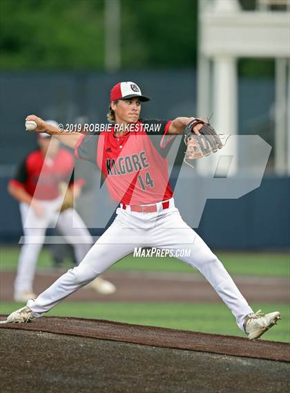 Thumbnail 2 in Kilgore vs. Benbrook Game 2 (UIL 4A Regional Finals) photogallery.