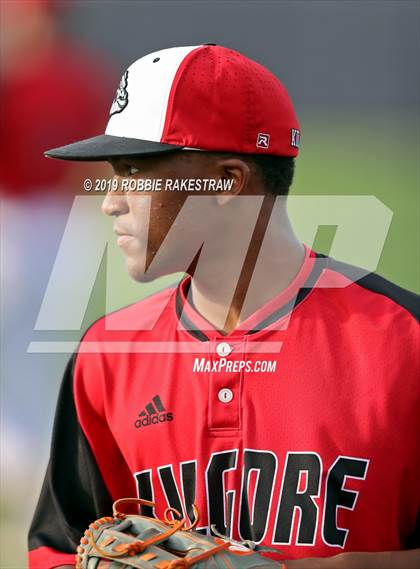 Thumbnail 2 in Kilgore vs. Benbrook Game 2 (UIL 4A Regional Finals) photogallery.