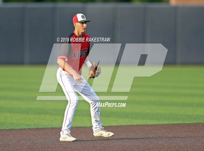 Thumbnail 3 in Kilgore vs. Benbrook Game 2 (UIL 4A Regional Finals) photogallery.