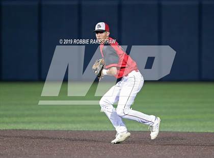 Thumbnail 3 in Kilgore vs. Benbrook Game 2 (UIL 4A Regional Finals) photogallery.