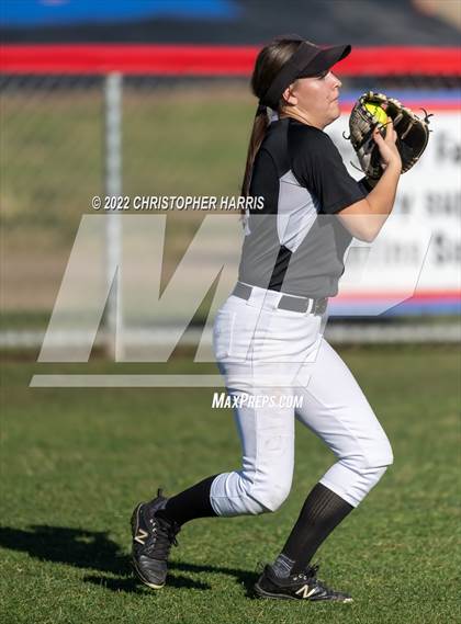 Thumbnail 2 in El Dorado vs Los Alamitos (Cypress Tournament) photogallery.