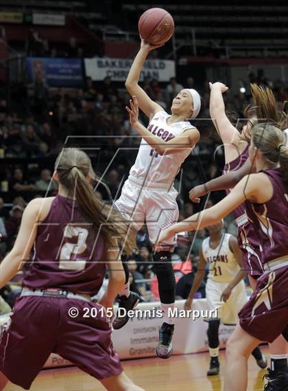 Thumbnail 3 in Independence vs. Sierra (CIF Central - D2 Girls Final) photogallery.