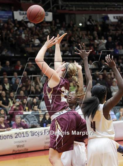 Thumbnail 2 in Independence vs. Sierra (CIF Central - D2 Girls Final) photogallery.