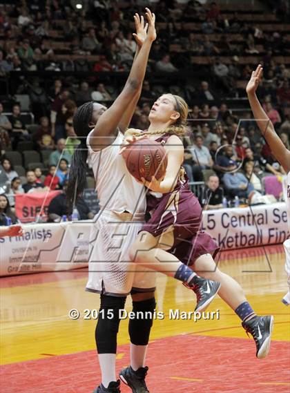 Thumbnail 2 in Independence vs. Sierra (CIF Central - D2 Girls Final) photogallery.