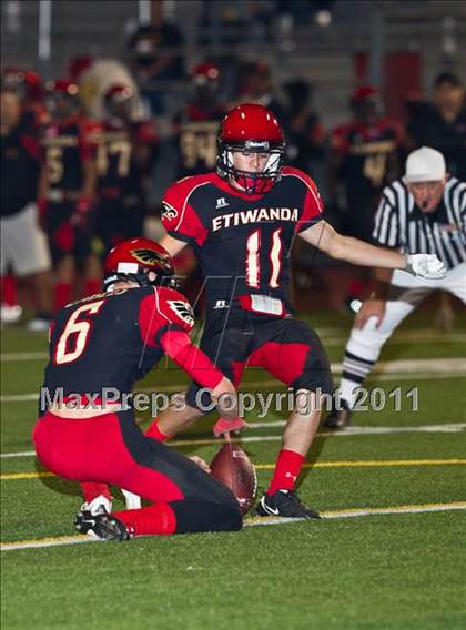 Thumbnail 1 in Glendora vs. Etiwanda photogallery.