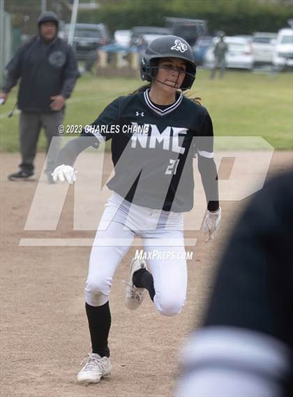 Thumbnail 3 in North Monterey County vs Aptos (Stevenson School) photogallery.