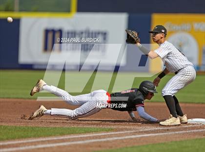 Thumbnail 3 in Avonworth vs. Neumann-Goretti (PIAA 3A Championship) photogallery.