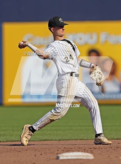 Thumbnail 2 in Avonworth vs. Neumann-Goretti (PIAA 3A Championship) photogallery.