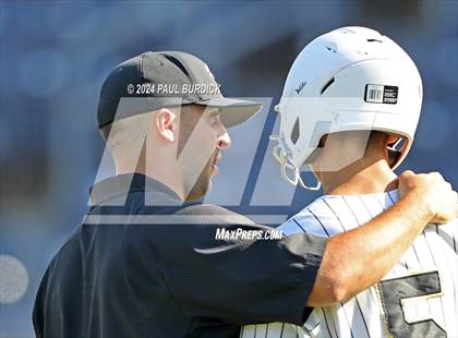 Thumbnail 2 in Avonworth vs. Neumann-Goretti (PIAA 3A Championship) photogallery.