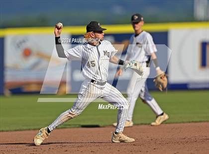 Thumbnail 3 in Avonworth vs. Neumann-Goretti (PIAA 3A Championship) photogallery.