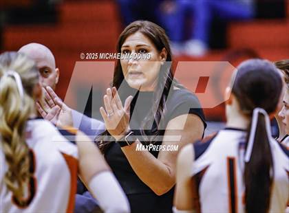 Thumbnail 1 in Hardin vs Warren (UIL Volleyball 3A DII Bi-District) photogallery.