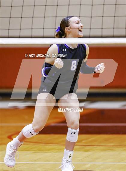Thumbnail 1 in Hardin vs Warren (UIL Volleyball 3A DII Bi-District) photogallery.