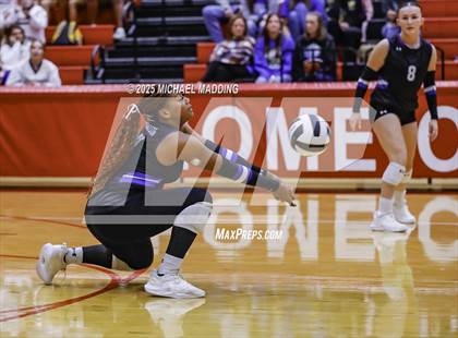 Thumbnail 2 in Hardin vs Warren (UIL Volleyball 3A DII Bi-District) photogallery.