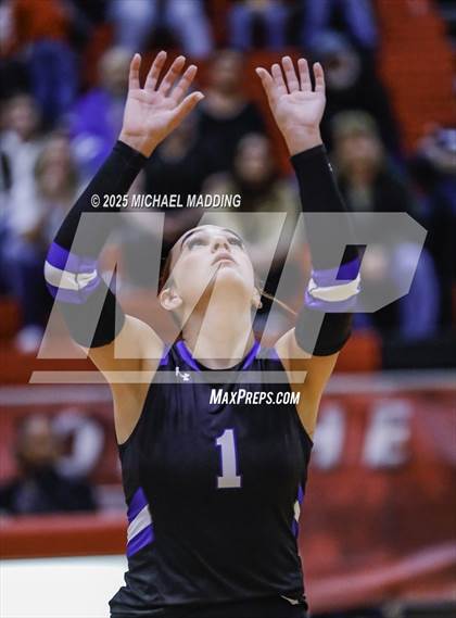 Thumbnail 3 in Hardin vs Warren (UIL Volleyball 3A DII Bi-District) photogallery.