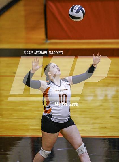 Thumbnail 2 in Hardin vs Warren (UIL Volleyball 3A DII Bi-District) photogallery.