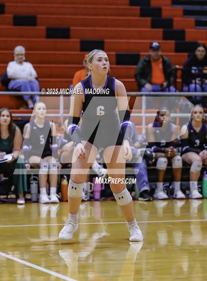 Thumbnail 2 in Hardin vs Warren (UIL Volleyball 3A DII Bi-District) photogallery.