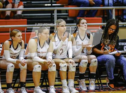 Thumbnail 3 in Hardin vs Warren (UIL Volleyball 3A DII Bi-District) photogallery.