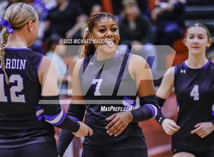 Thumbnail 3 in Hardin vs Warren (UIL Volleyball 3A DII Bi-District) photogallery.