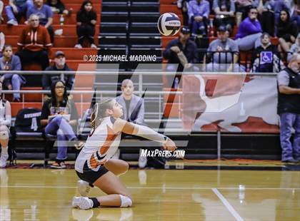 Thumbnail 2 in Hardin vs Warren (UIL Volleyball 3A DII Bi-District) photogallery.