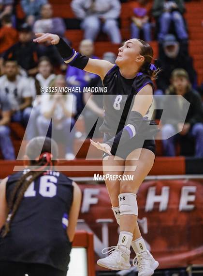 Thumbnail 2 in Hardin vs Warren (UIL Volleyball 3A DII Bi-District) photogallery.
