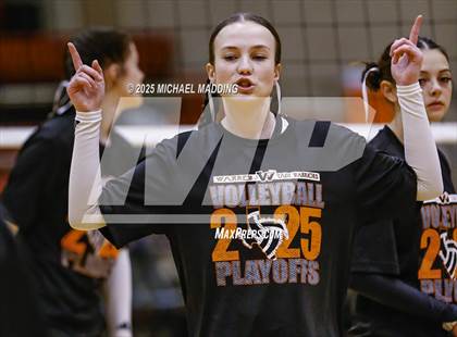 Thumbnail 3 in Hardin vs Warren (UIL Volleyball 3A DII Bi-District) photogallery.