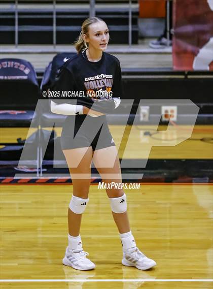 Thumbnail 2 in Hardin vs Warren (UIL Volleyball 3A DII Bi-District) photogallery.