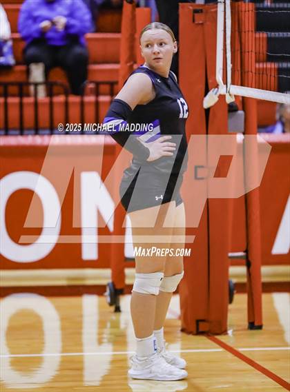 Thumbnail 2 in Hardin vs Warren (UIL Volleyball 3A DII Bi-District) photogallery.