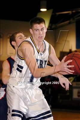 Thumbnail 2 in Modesto Chr. vs. Elk Grove (Hoops for Hungry) photogallery.