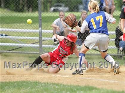 Thumbnail 1 in Chapel Field Christian @ Tuxedo (Section 9 Class C Semifinal) photogallery.